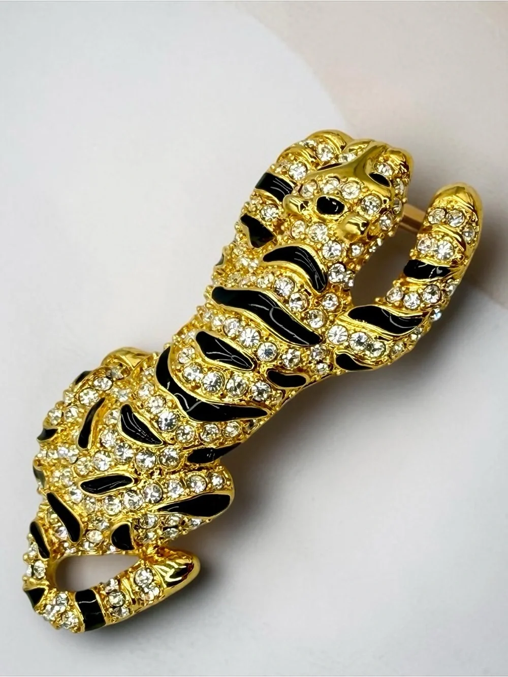 KJL Kenneth Jay Lane “Treasures Of The Duchess” Tiger Rhinestone Brooch 2.5” 90s